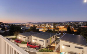 Luxury, Elevated, Three-Bedroom Villa, Launceston